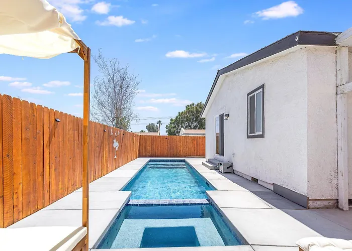 Amazing Serenity Vacation Home W/Heated Pool & Spa